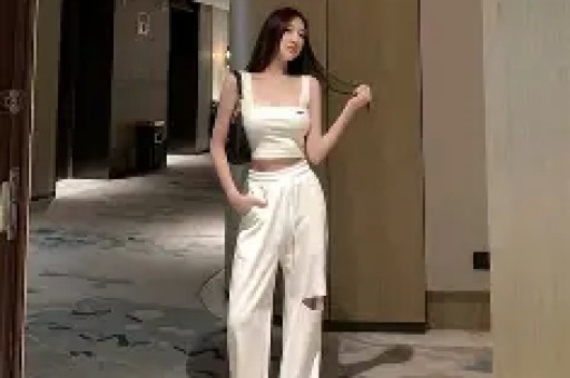 山寨汪小菲和翻版大S直播连麦模拟夫妻间拌嘴还当众要床垫